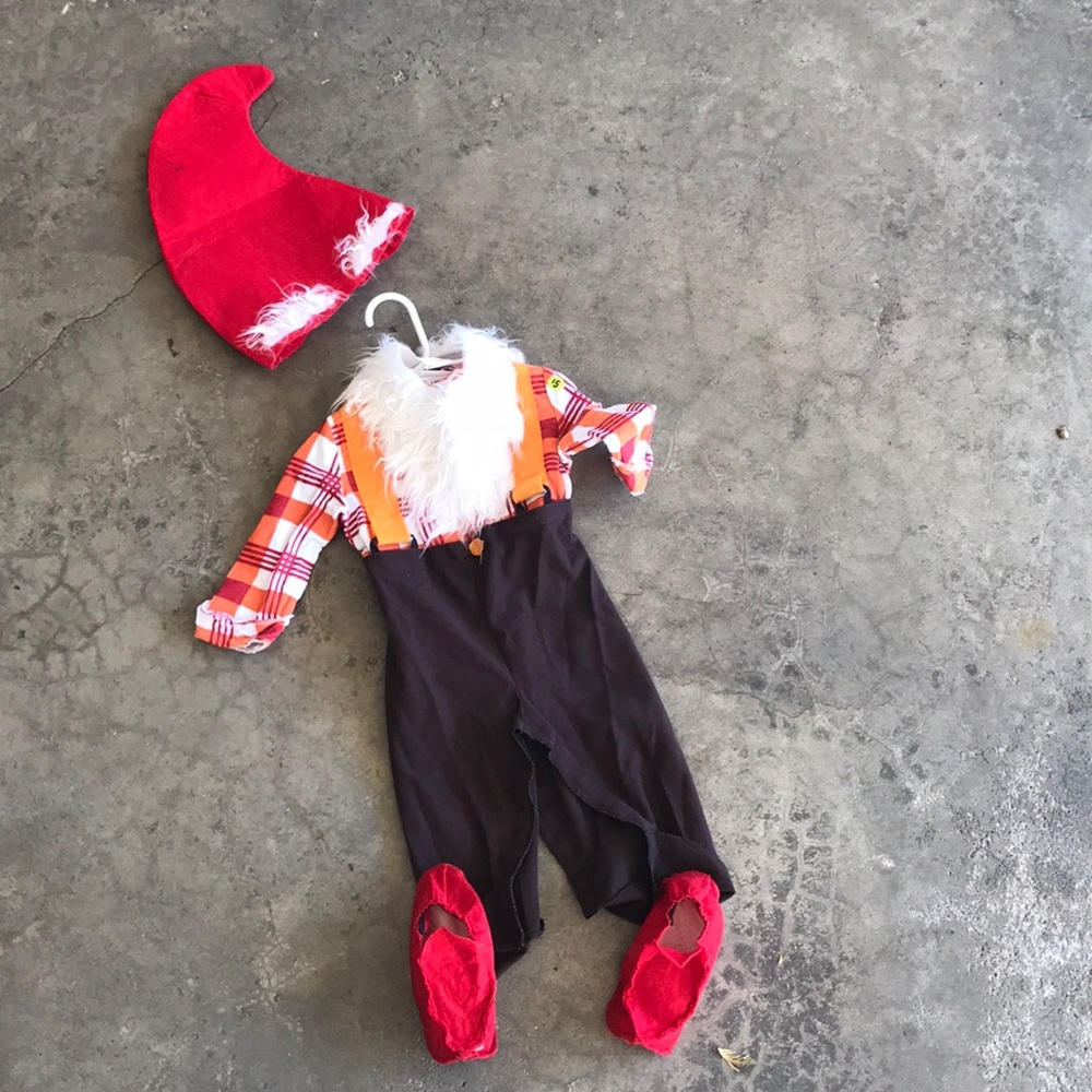 12-18M Baby Gnome Costume (runs small)